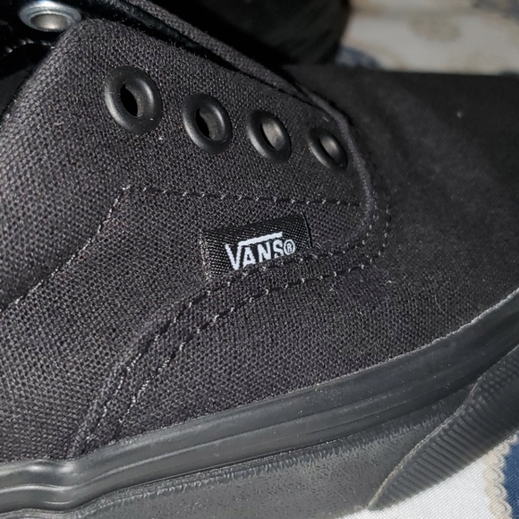 VANS - Picture 8 of 10